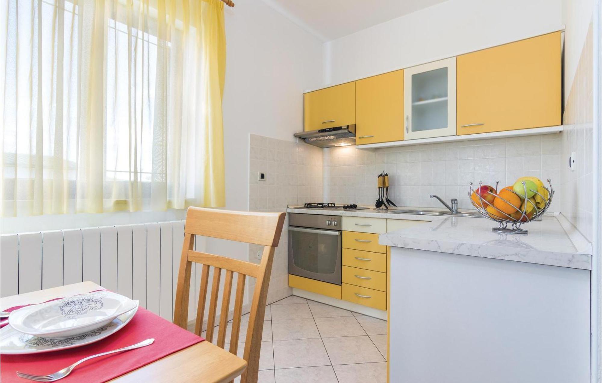 Cozy Apartment In Porec With Wifi Exterior photo